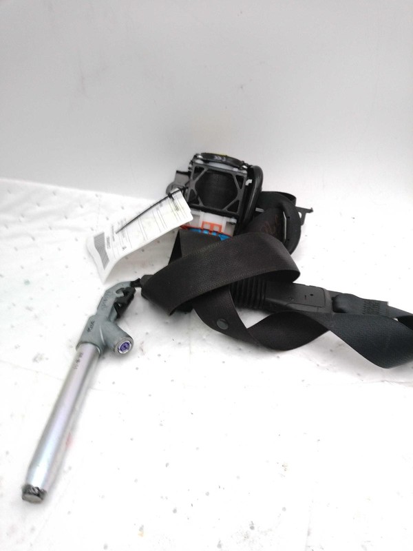 2018 Hyundai KONA OEM White Seat Belt Driver Side 88810J9500TRY 98K Miles
