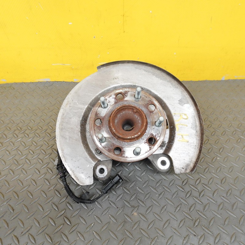 2017-2024 CHRYSLER PACIFICA REAR SUSPENSION LH SPINDLE KNUCKLE & HUB 68218017AC
