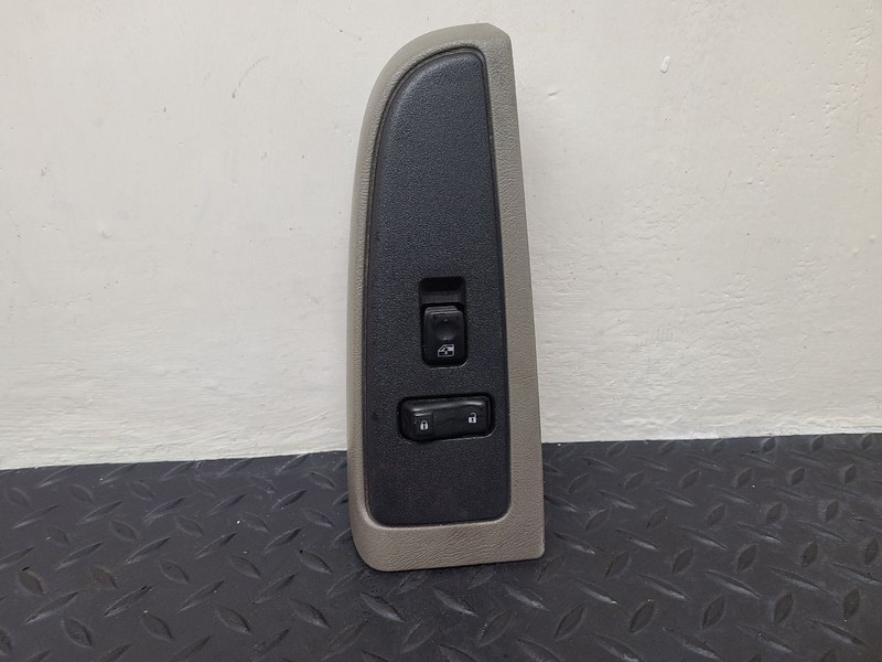 03-06 Chevrolet Tahoe Right Passenger Door Switch OEM 19115820