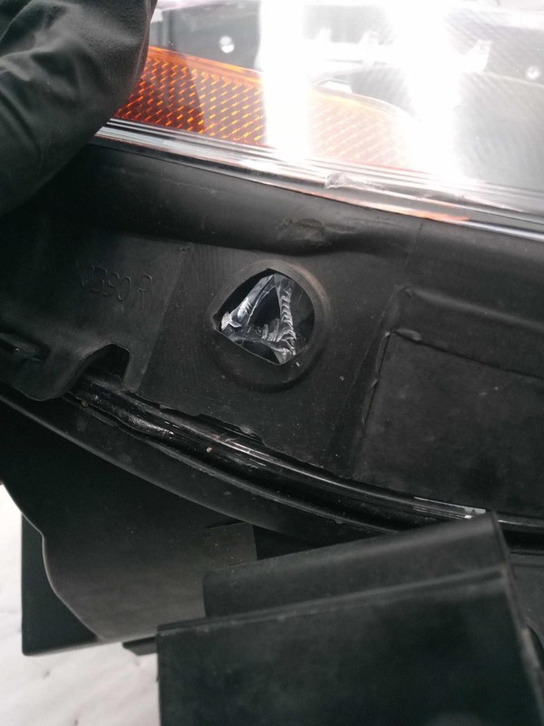 2018 Mercedes-Benz CLA-Class Right Headlight Assembly - Broken Mount Piece