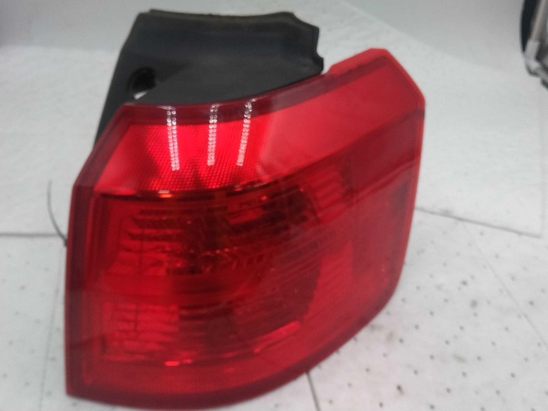 2012 GMC Terrain Right Tail Light Assembly Gold 288589 Used 106K Miles