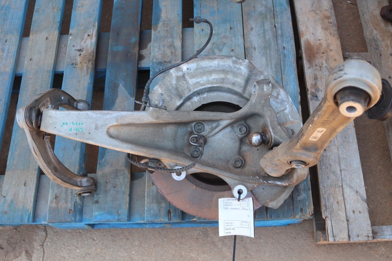 2011-2016 BMW 535I RWD F10 FRONT LEFT SPINDLE KNUCKLE WHEEL HUB W/ ARMS OEM