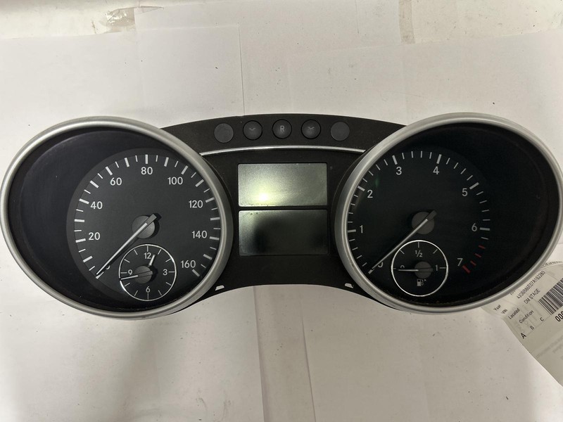 2007 MERCEDES ML-CLASS Speedometer 164 Type ML500 140k miles OEM 07