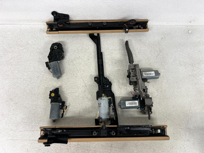 ⭐2015-2018 PORSCHE MACAN S FRONT RIGHT SEAT TRACK FRAME RAIL MOTOR OEM LOT2575
