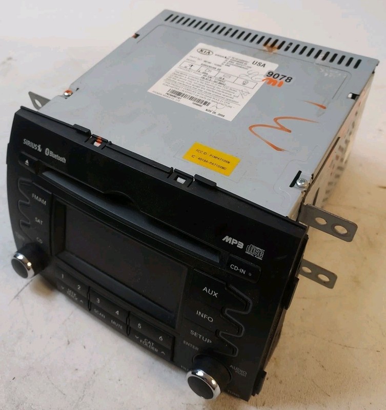 2011-13 Kia Sorento AM FM CD MP3 Sirius Radio Bluetooth Receiver OEM 96140-1U200