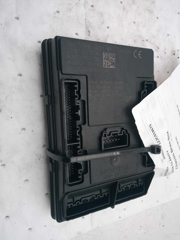 2018 Honda Clarity Body Control Module OEM 38809TRWA01 Black 99k Miles