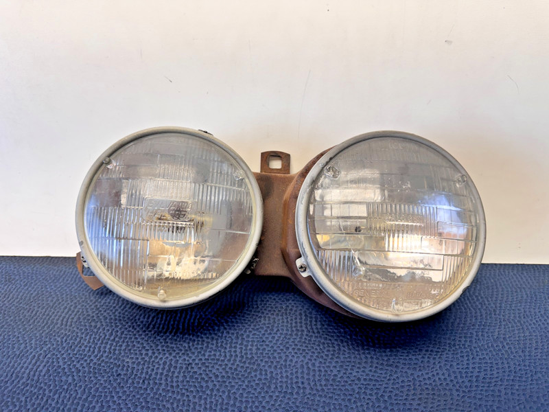 83–93 BMW E30 325e Headlight Headlamp Halogen Front Right Passenger OEM