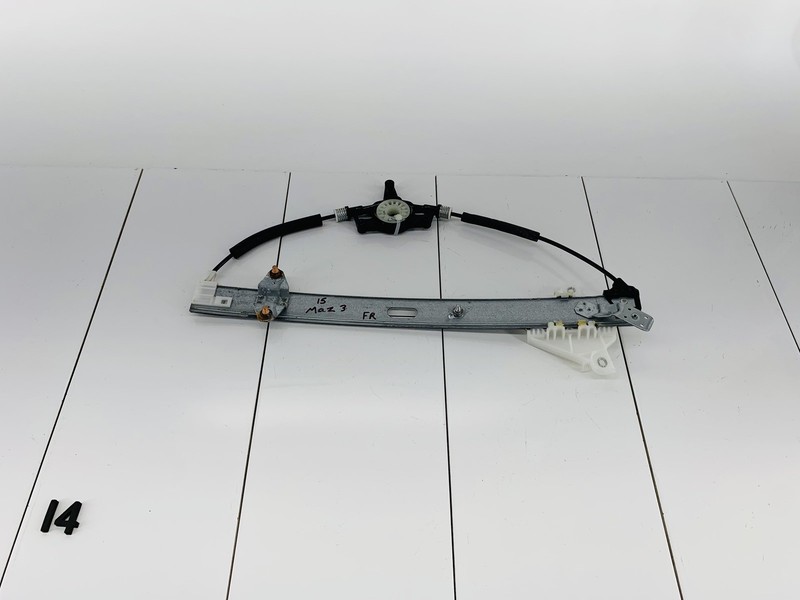 15-18 MAZDA 3 SEDAN FRONT RIGHT PASSENGER SIDE DOOR WINDOW REGULATOR OEM