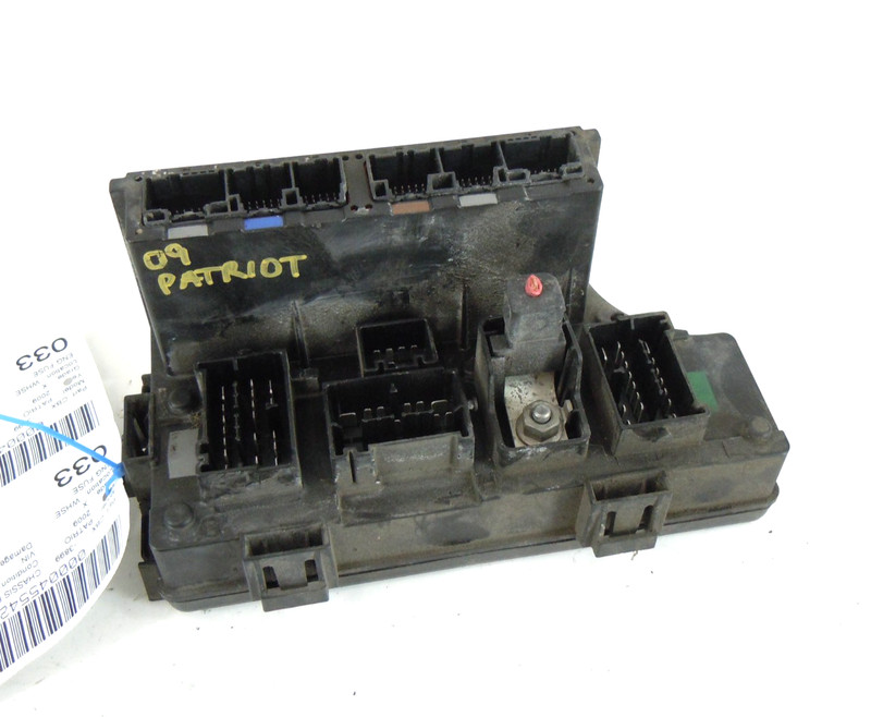 2008 2009 Jeep Patriot TIPM Totally Integrated Module Fuse Box OEM 68048227