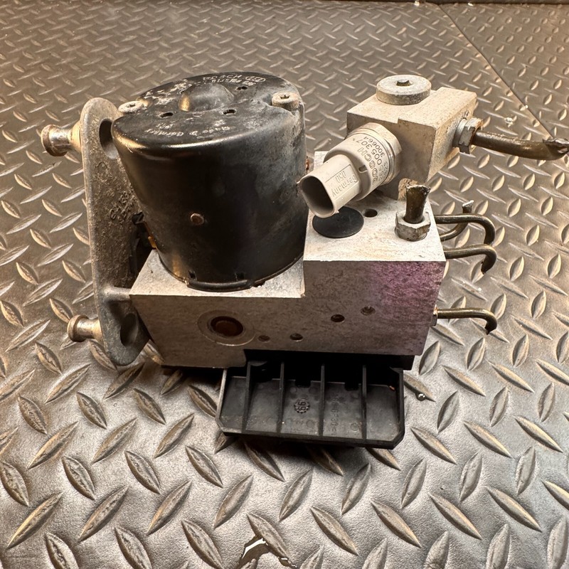 97-02 Mercedes CLK320 coupe0 Anti Lock Brake ABS Pump OEM