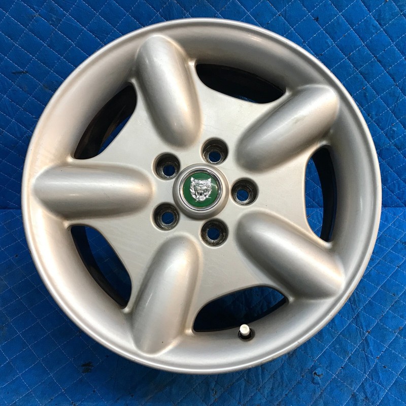 97-06 Jaguar X100 XK8 XKR Wheel Road Wheel Rim Alloy 17x8 5 Spoke Silver 17"
