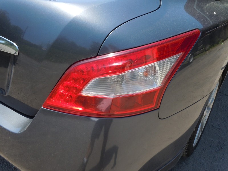2009-2011 Nissan Maxima Quarter Panel Mounted Tail Light Passenger Right