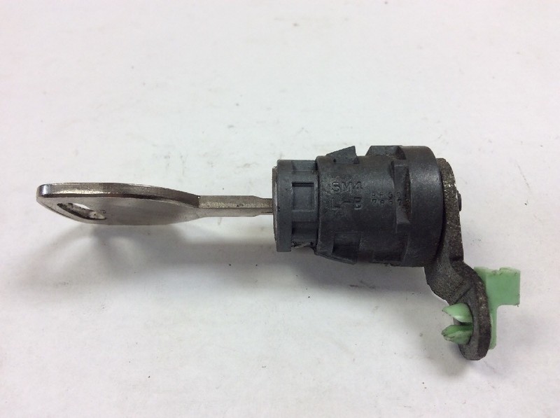 97-01 Honda CR-V Left Front Door Lock Cylinder Assembly With One Key Used OEM