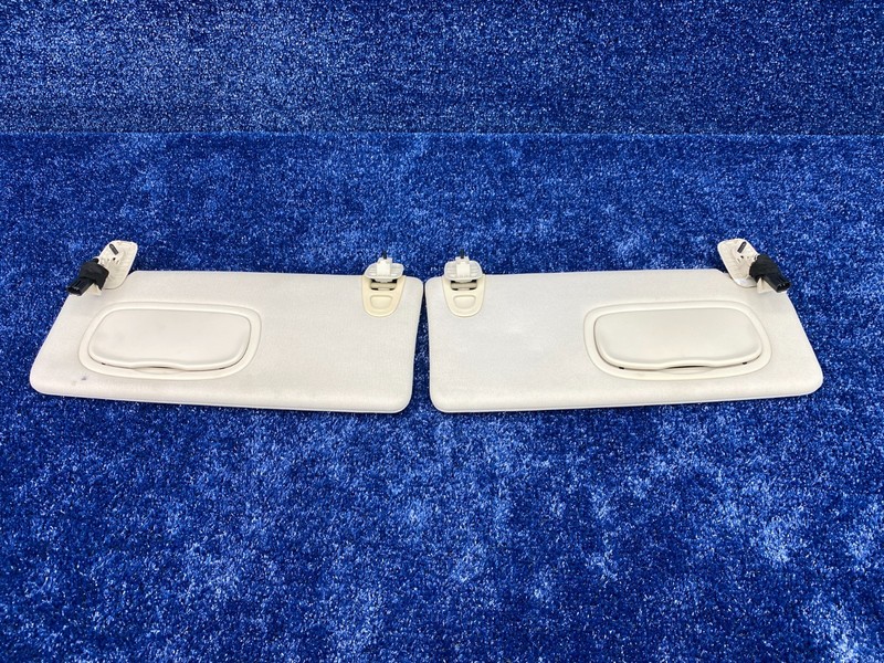 2015-2017 Chrysler 200 Sun Visor Set w/ Vanity Mirror & Light OEM