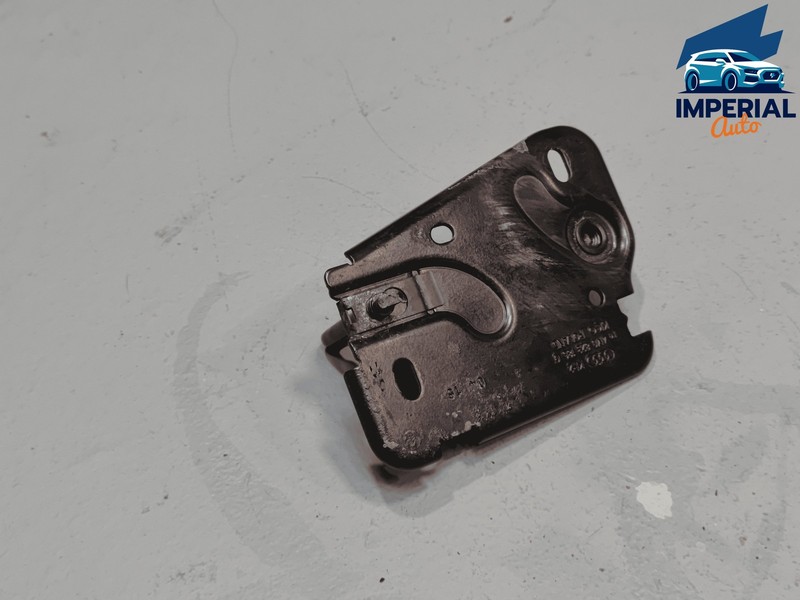 2017-2025 AUDI Q7 RIGHT UPPER HOOD LOCK LATCH STRIKER PLATE OEM