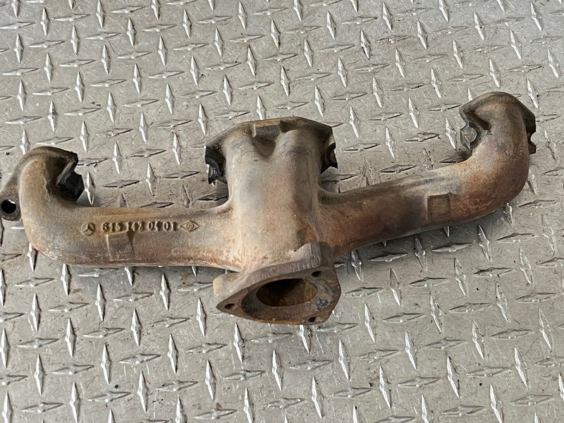 68-73 Mercedes Benz W115 220D engine exhaust manifold header W 115 220 D