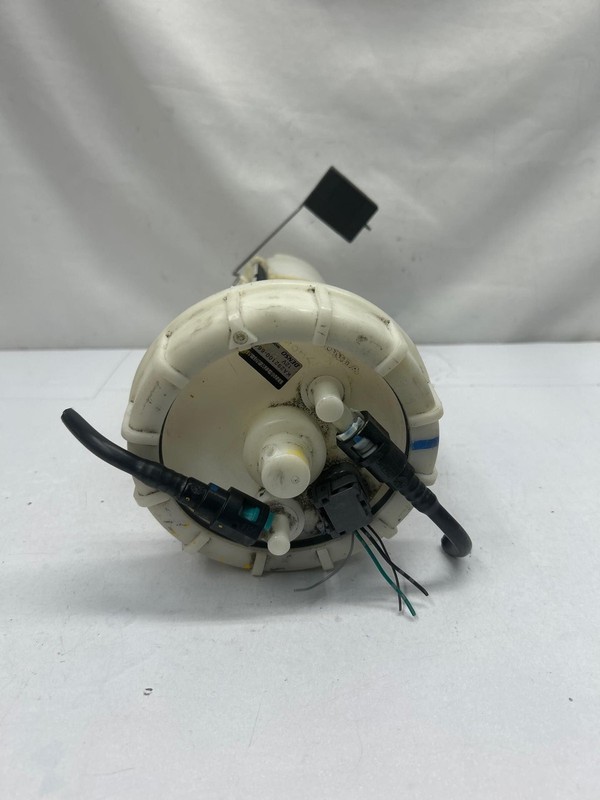 2007 to 2021 Toyota Tundra fuel pump assembly 8 cylinders 5.7L
