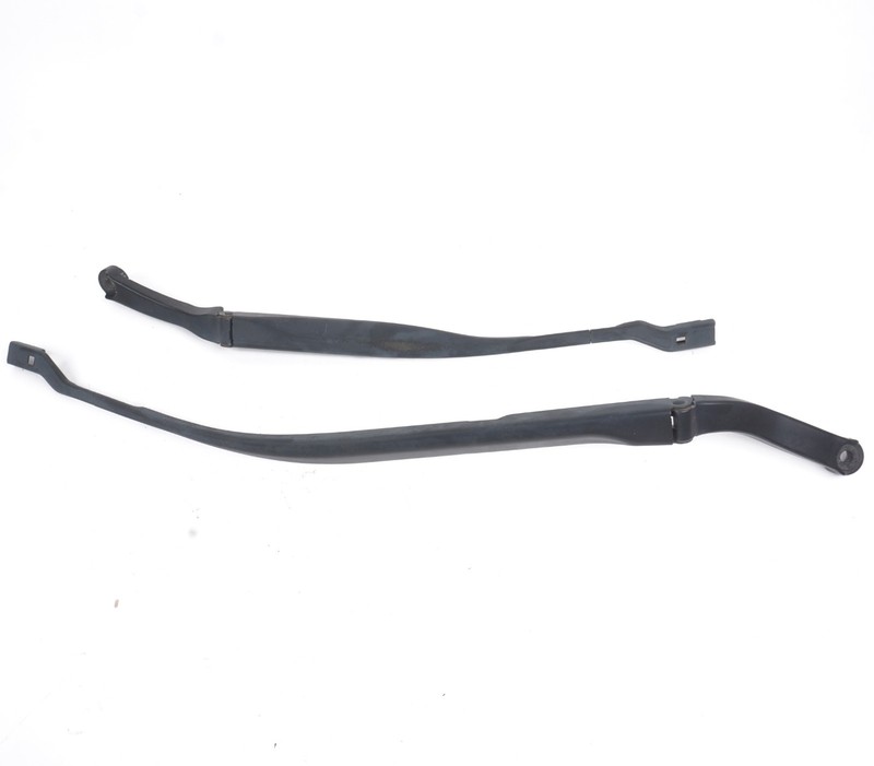 2014 - 2019 Maserati Ghibli Front Left & Right Windshield Wiper Arms OEM