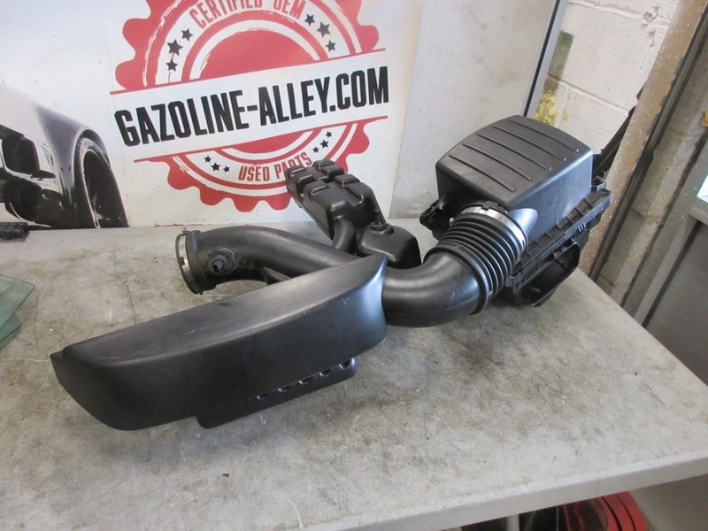 16-25 Dodge Durango OEM 3.6L Air Cleaner Box Intake Assembly 68022162 / 68251622
