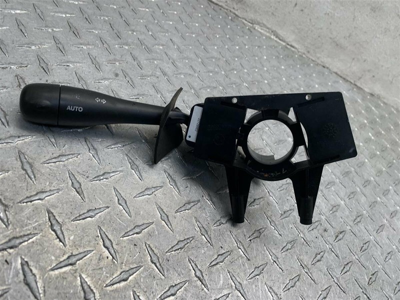 2005-2006 CHEVROLET EQUINOX TURN SIGNAL SWITCH W/AUTO OEM 15251096