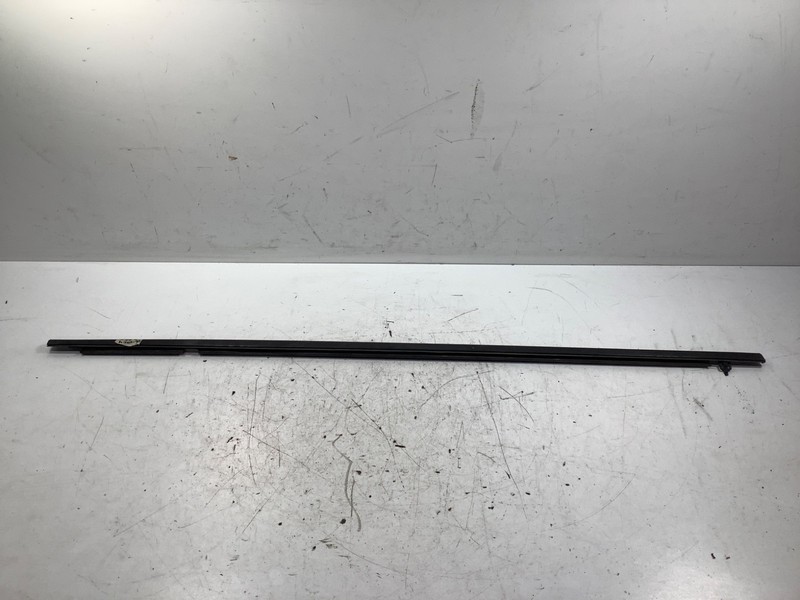 06-011 Honda Civic 4DR Right Rear Door Belt Molding Black OEM