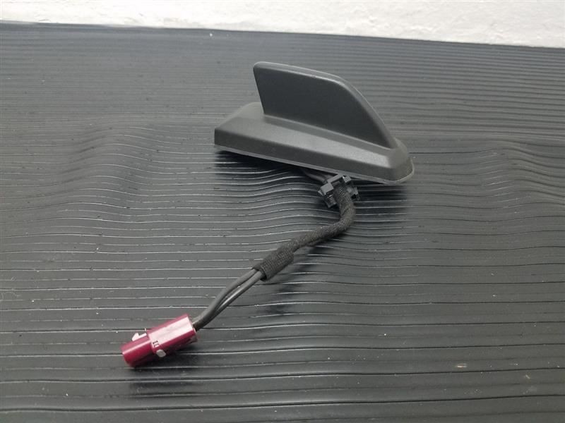 14-15 Chevrolet Silverado Roof Mounted Antenna OEM 23258394