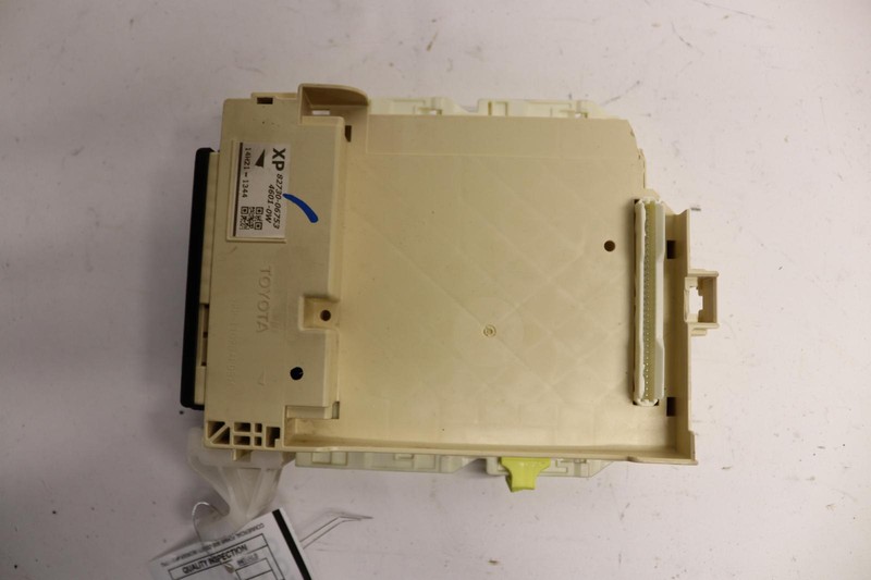 2015-2017 TOYOTA CAMRY 3.5L DASH DASHBOARD CABIN JUNCTION FUSE BOX MODULE OEM