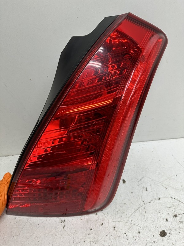 2003-2005 Nissan Murano right passenger QRT MTD taillight taillamp tail light oe
