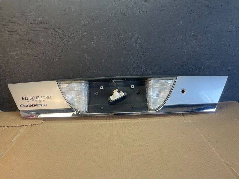 1998 - 2011 Ford Crown Victoria Trunk Rear Garnish License Plate Panel ae3483 DG
