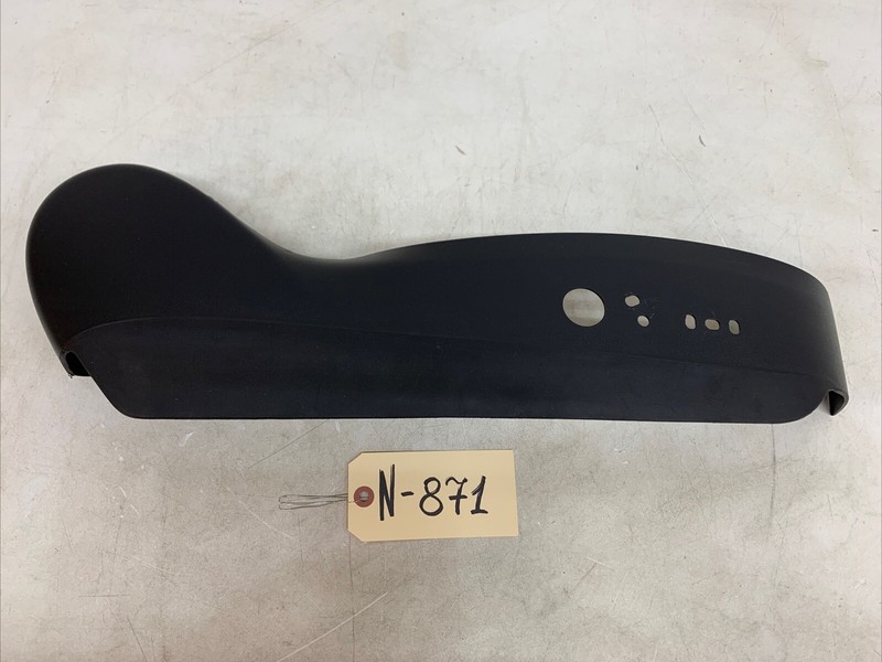 ⚡️17-21 TESLA MODEL Y/3 FRONT RIGHT SEAT RAIL TRIM COVER 1098348-00-E 871 B56