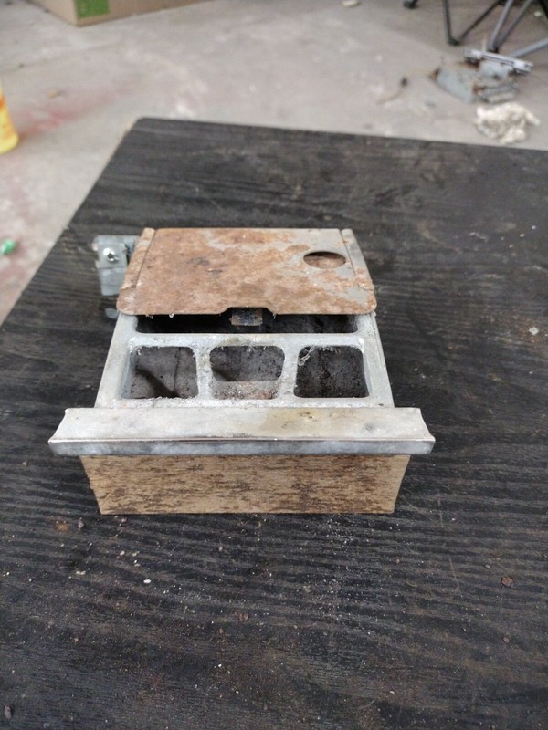OEM Mercedes-Benz W108 DASH WOOD Ash Tray and housing 250s