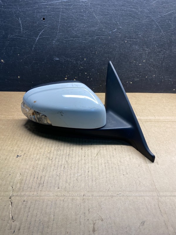 2007 to 2011 Volvo S40 V50 Right Passenger RH View Door Mirror OEM AB4038 MS