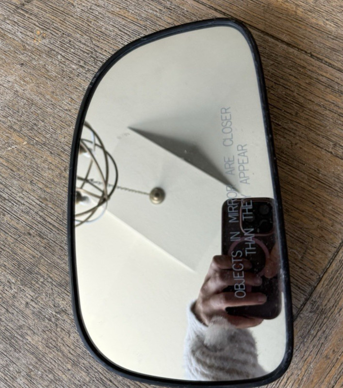 2001-2006 Santa Fe Passenger Side Right Replacement Mirror Glass oem with back
