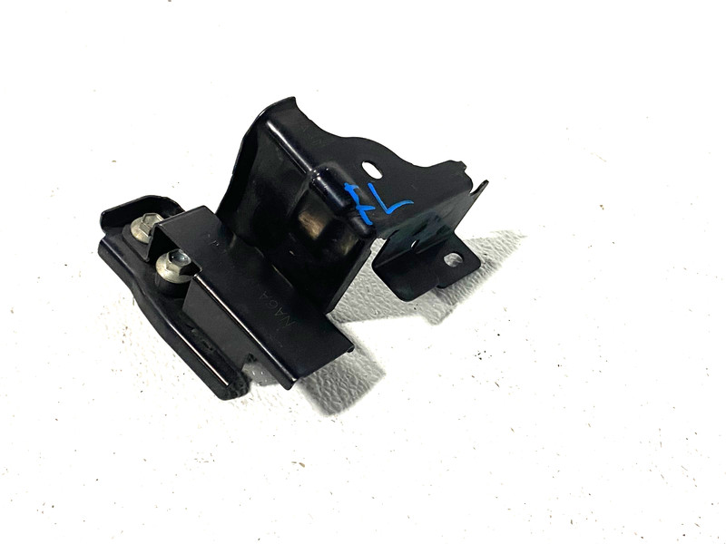 17-20 FIAT 124 SPIDER FRONT LEFT BUMPER SUPPORT MOUNT BRACKET OEM #A0.37