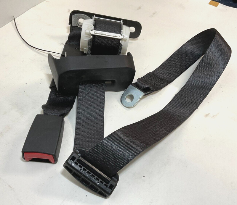 ✅2013-2022 classic RAM 1500 CENTER REAR SEAT BELT RETRACTOR BLACK 5KQ121X9AC OEM