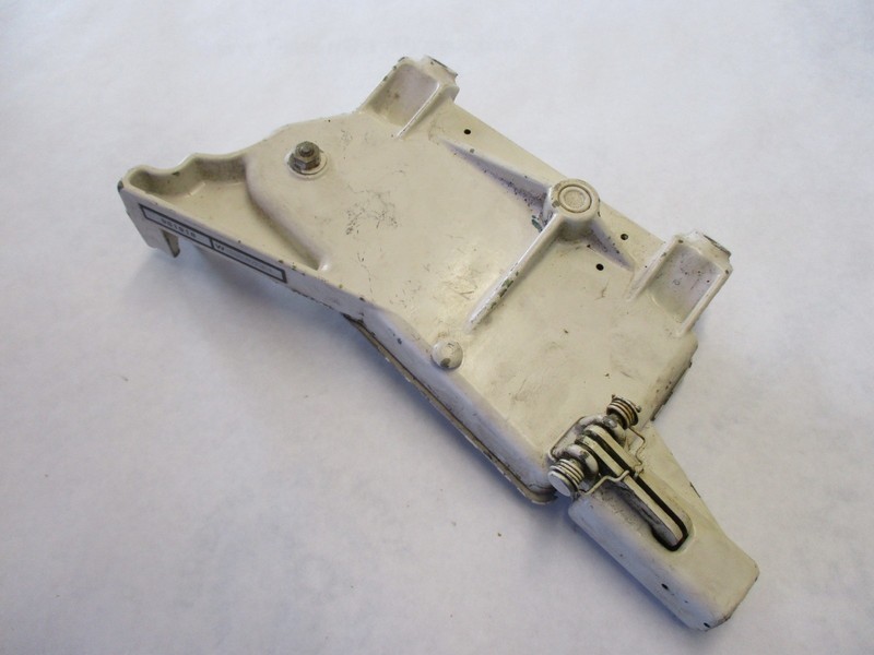 0981322 OMC Stringer Stern Drive Mechanical Shift Converter Housing