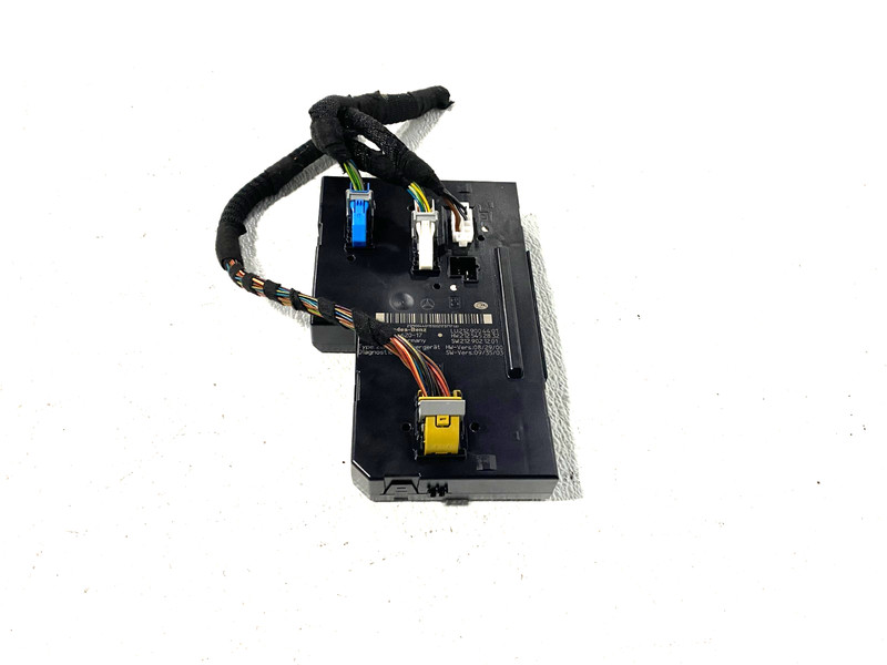 10-16 MERCEDES E550 REAR FUSE RELAY BOX SAM ASSEMBLY W207 OEM #A0.36