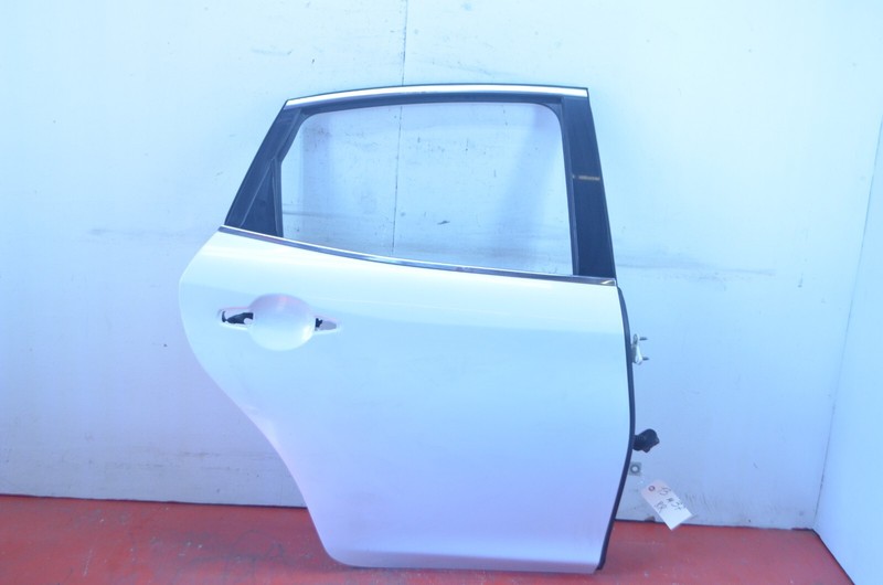 11-13 INFINITI M37 REAR RIGHT PASSENGER DOOR SHELL WHITE OEM