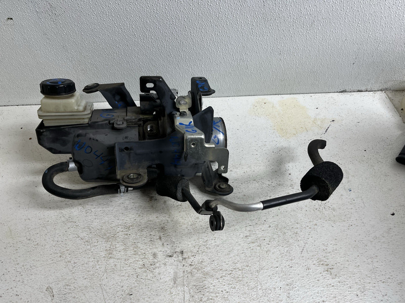 2016-2017 Nissan Quest Power Steering Pump Hydraulic Reservoir