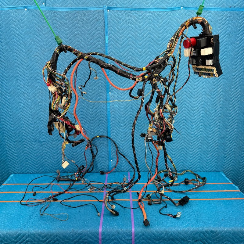 1987–1991 Volvo 780 Bertone Under Dash Wiring Harness With Fuse Box OEM