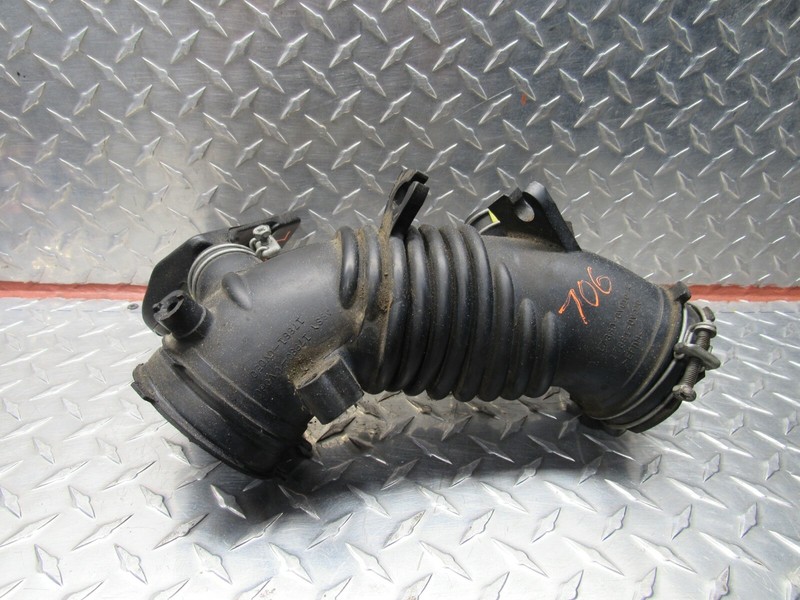 2011 TOYOTA CAMRY AIR INTAKE TUBE HOSE 17880-0V010 2.5L 4DR