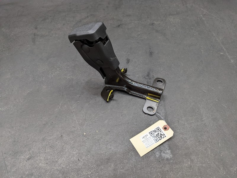 Rear Seat Center Bracket 2020 Jeep Compass 6XF54DX9AA 2017 2018 2019 2021 2022