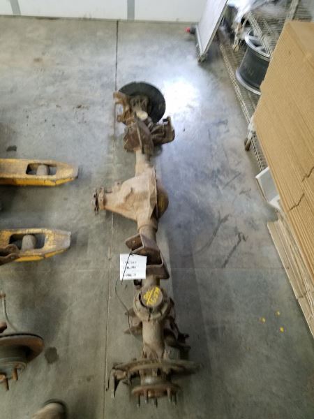 Rear Axle Corporate 8-1/4" 3.73 Ratio Fits 05-10 GRAND CHEROKEE 275226