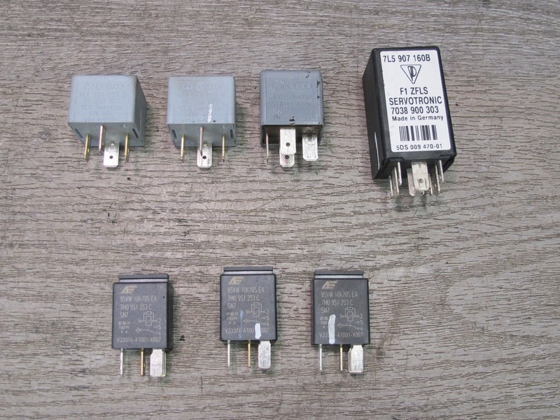 2008-2010 PORSCHE CAYENNE 957 SERVOTRONIC MULTI PURPOSE RELAY SET OF 7