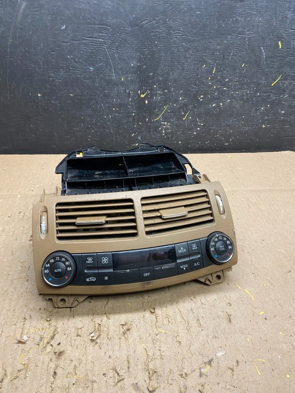 2007 - 2009 Mercedes W211 E550 E320 Center Console AC Heater Air Vent t6362 DG