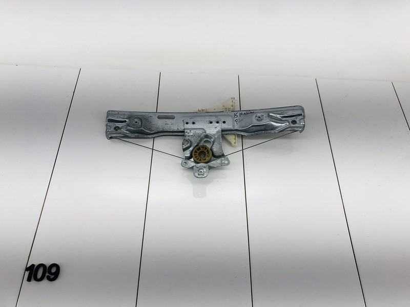 13-15 CHEVROLET MALIBU REAR LEFT DRIVER SIDE DOOR WINDOW REGULATOR OEM