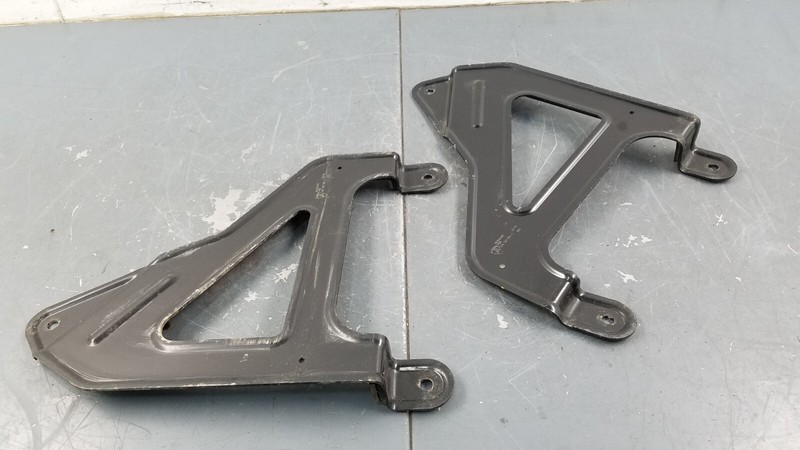 2015 12 - 16 Lamborghini Aventador Fuel Tank Lower Brackets #3666 M7