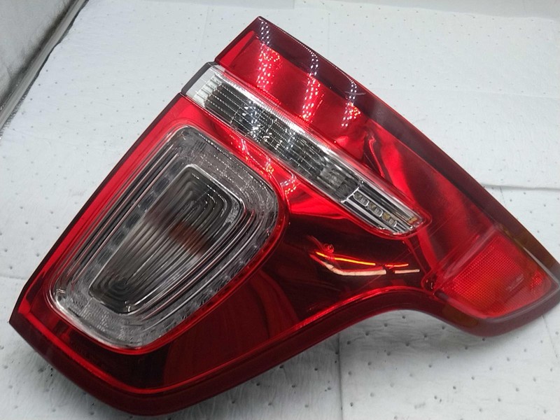 2013 Ford Explorer Right Tail Light Assembly Black - Scratches & Scuffs