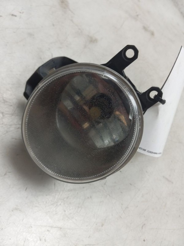 12-15 TOYOTA PRIUS PLUG-IN PASSENGER SIDE FOG LIGHT