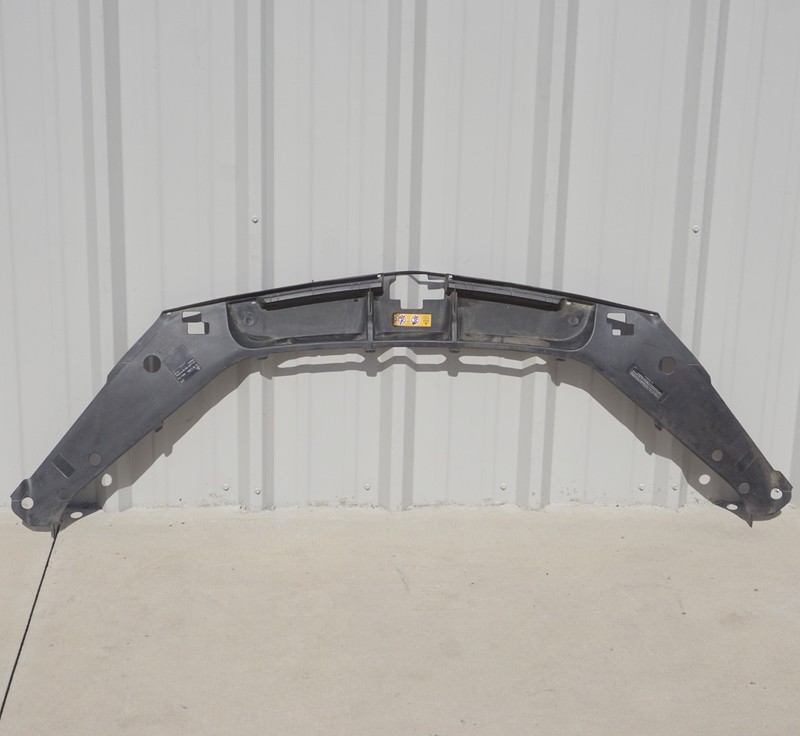 2012 - 2019 Mercedes X166 GL450 GLE350 Upper Radiator Support Top Cover